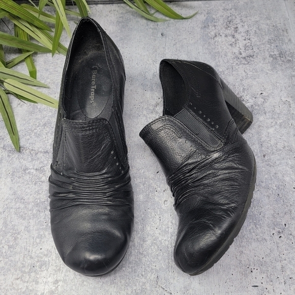 Bare Traps | Treasure Black Ruched Toe Heeled Bootie - Picture 1 of 9